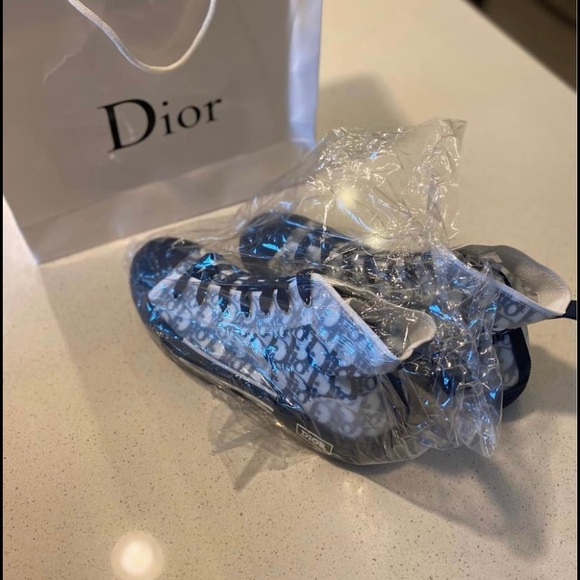 Dior Shoes no longer want - Picture 3 of 6